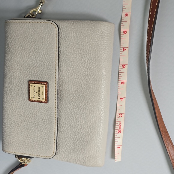 EUC Dooney & Bourke Bone Colored Crossbody Bag - Picture 8 of 10
